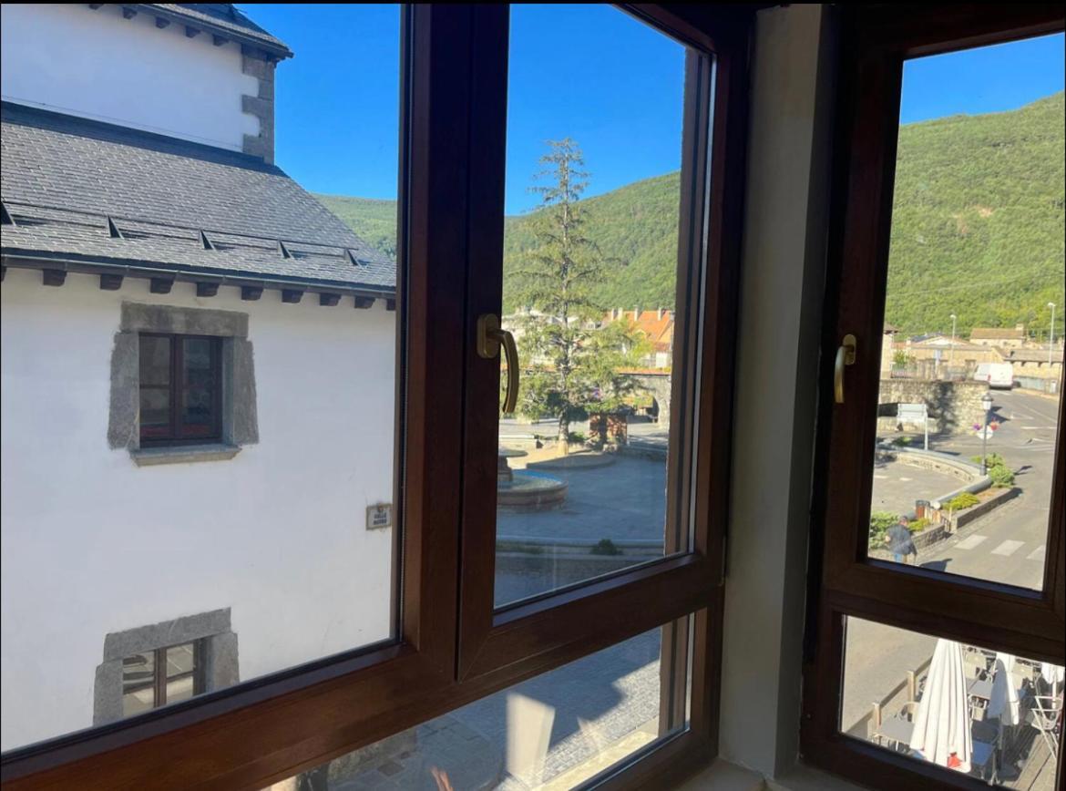 Biescas Suites Экстерьер фото